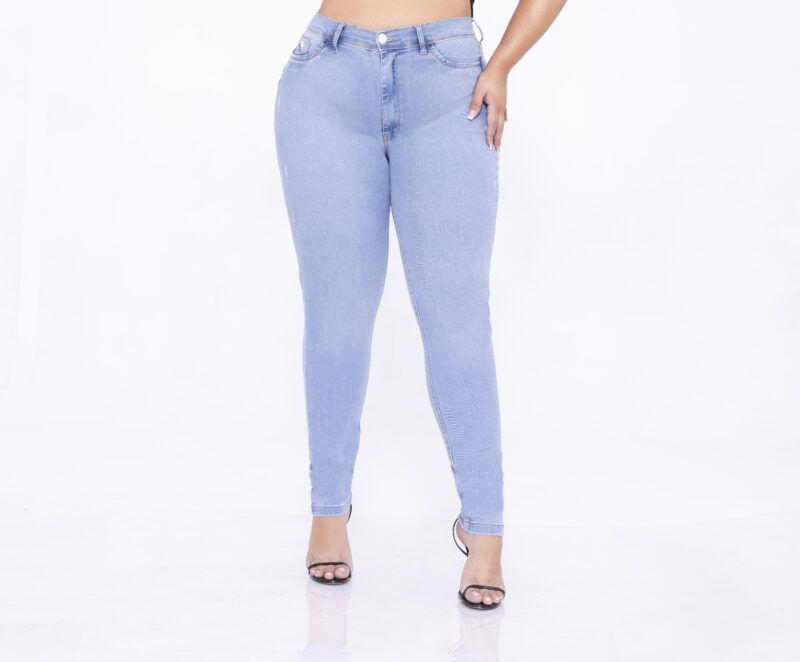 Calça Plus Size Skinny Clara Modelagem Levanta e Aumenta Bumbum